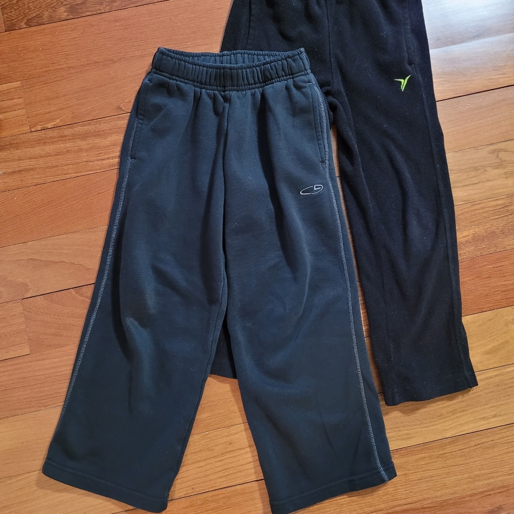 2 Boy's black sweatpants S